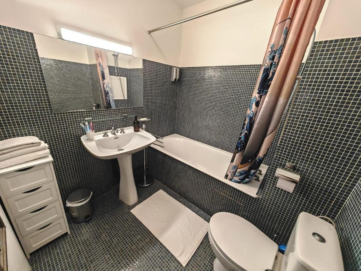 Appartement Avec Balcon Et Parking A Paris Alesia Exterior foto